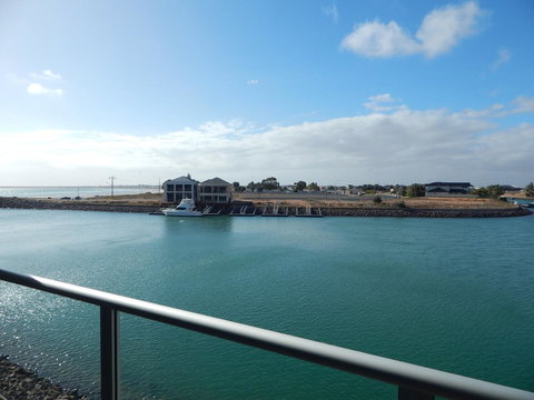 Wallaroo Marina Executive Apartments - Renee 18