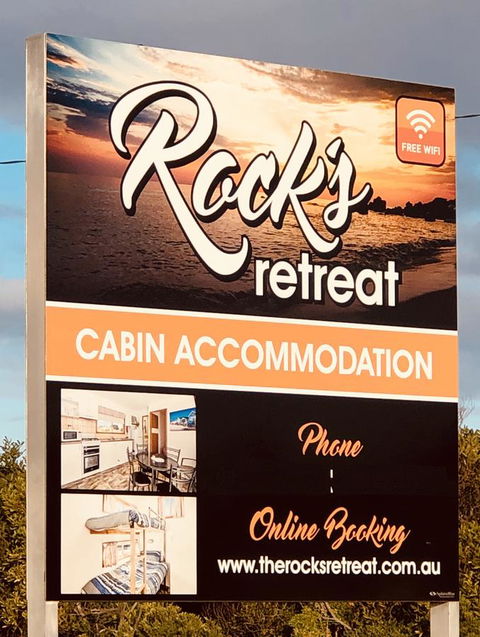 Rocks Retreat Cabin - Dolphin - Petrol Stations 1