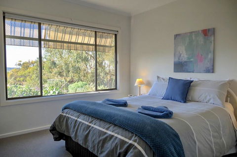 Emu Bay Holiday Homes - Internet Find 5