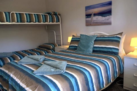 Emu Bay Holiday Homes - Internet Find 3