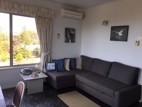 Emu Bay Holiday Homes - Internet Find 37