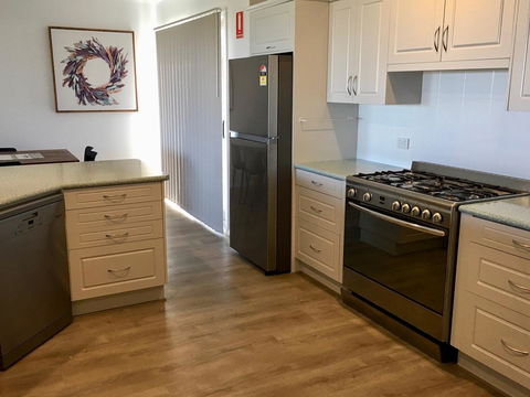 Emu Bay Holiday Homes - Internet Find 29