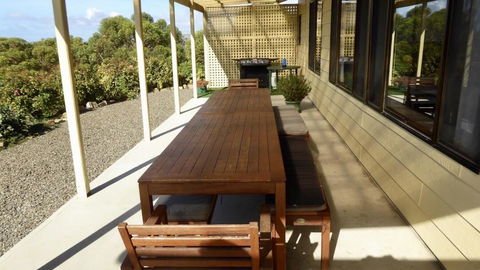 Emu Bay Holiday Homes - Internet Find 13