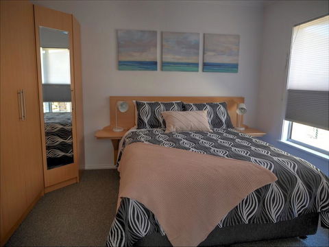 Emu Bay Holiday Homes - Internet Find 23