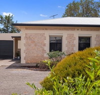 Cute and Cosy - events workers getaways - Renee