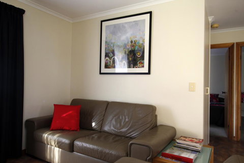 Cape Jervis Holiday Units - Renee 8