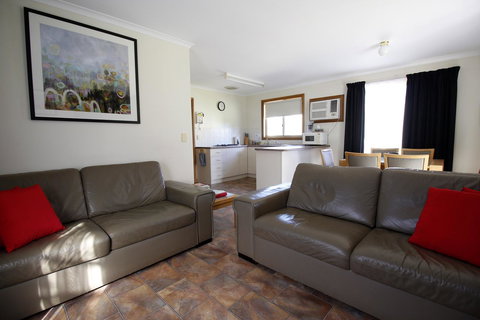 Cape Jervis Holiday Units - Renee 20