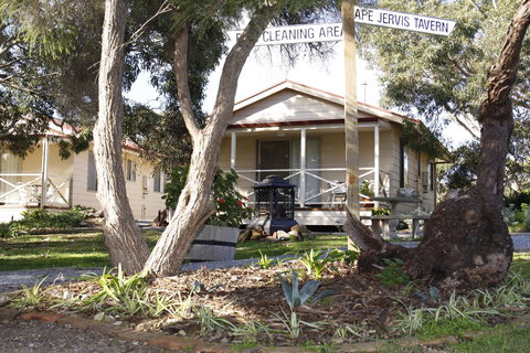 Cape Jervis Holiday Units - Renee 19