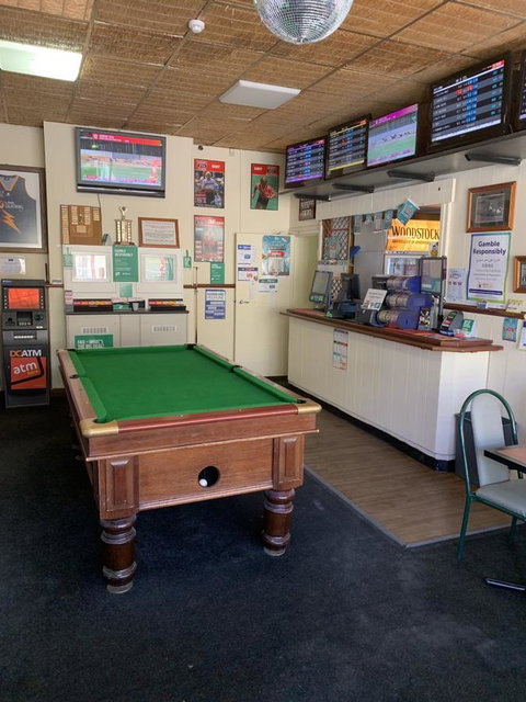 Commercial Hotel Morgan - Swimm 4