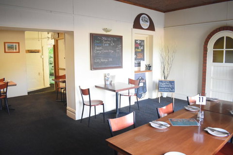 Commercial Hotel Morgan - Swimm 5