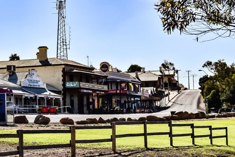 Commercial Hotel Morgan - Swimm 1