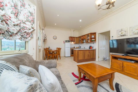 Barossa Vineyard Cottages - Renee 16