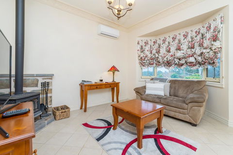 Barossa Vineyard Cottages - Renee 18