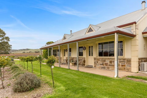 Barossa Vineyard Cottages - Renee 20