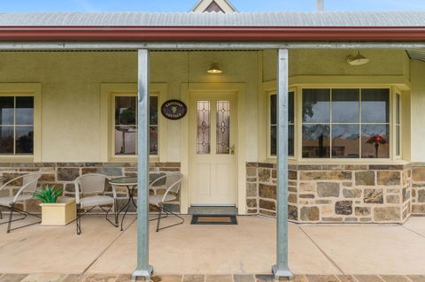 Barossa Vineyard Cottages - Renee 28