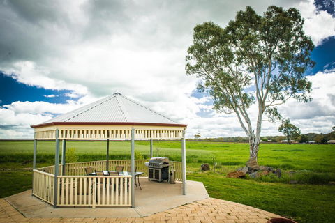 Barossa Vineyard Cottages - Renee 42