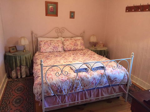 Lavender Cottage B&B - Internet Find 1