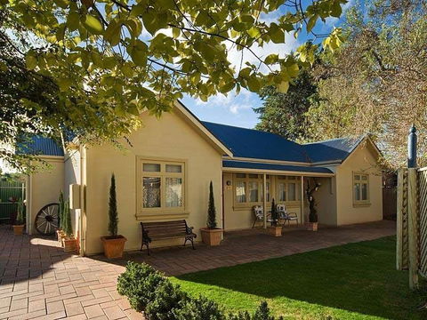 Hahndorf House B&B - Petrol Stations 34