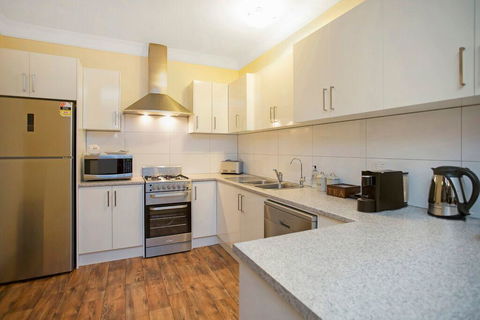 Hahndorf House B&B - Petrol Stations 29