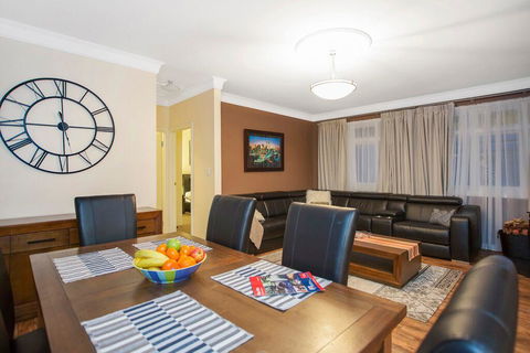 Hahndorf House B&B - Petrol Stations 25