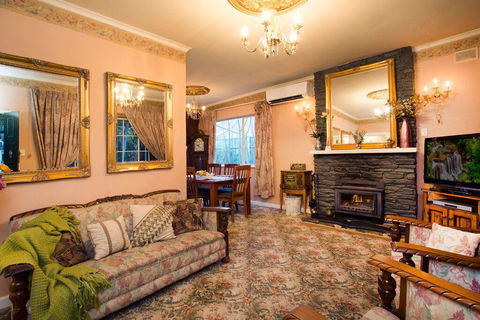 Hahndorf House B&B - Petrol Stations 16