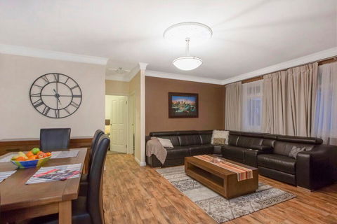 Hahndorf House B&B - Petrol Stations 1