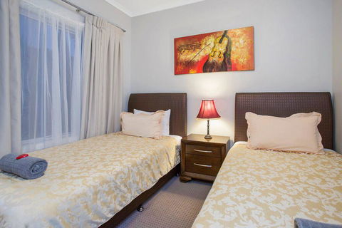 Hahndorf House B&B - Petrol Stations 31