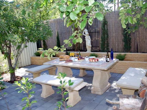 Hahndorf House B&B - Petrol Stations 37