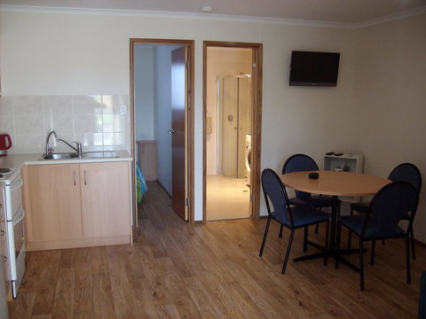 Jacko's Holiday Cabins - Internet Find 3