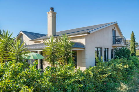 Barossa Shiraz Estate - Petrol Stations 3