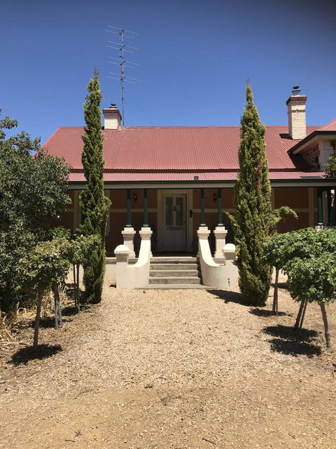 Barossa Shiraz Estate - Petrol Stations 4