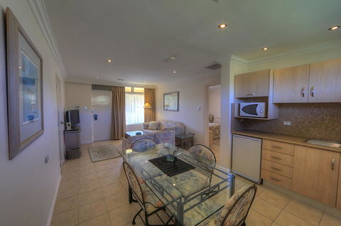 Cooma Motor Lodge Motel - Internet Find 25