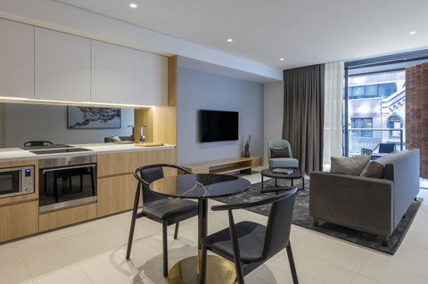 SKYE Suites Sydney - Petrol Stations 17