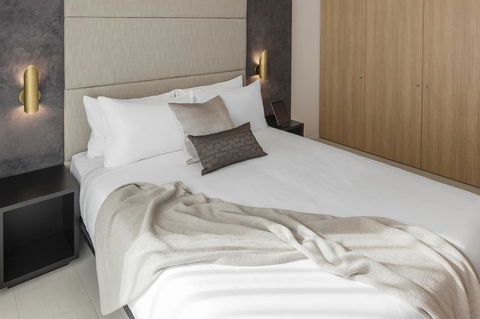 SKYE Suites Sydney - Petrol Stations 15