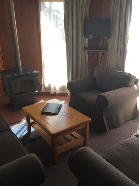 Jenolan Cabins - Renee 12
