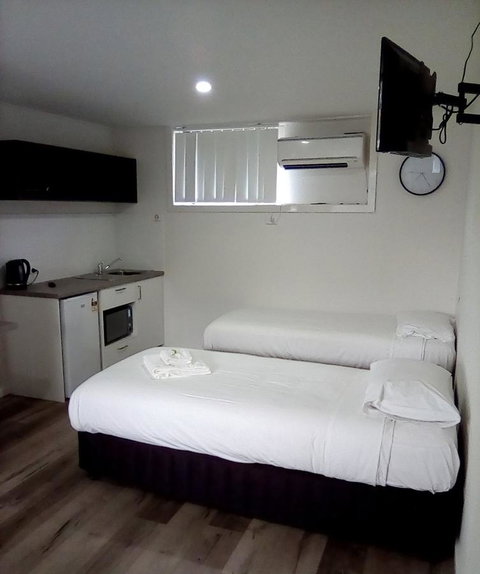 Appin Village Motel - Swimm 18