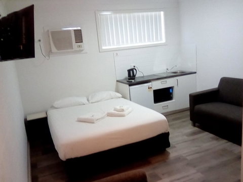 Appin Village Motel - Swimm 22