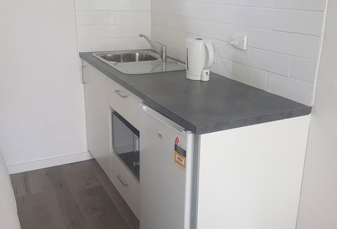 Appin Village Motel - Swimm 37