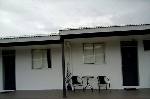 Appin Village Motel - Swimm 32