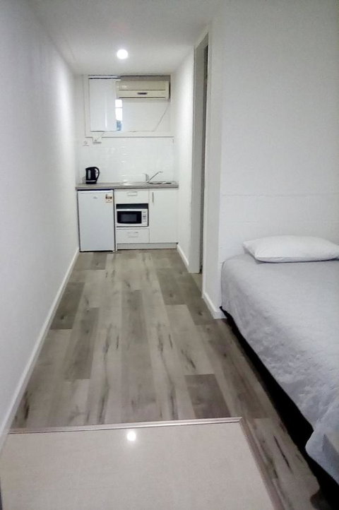 Appin Village Motel - Swimm 21