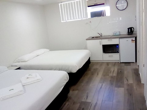 Appin Village Motel - Swimm 10