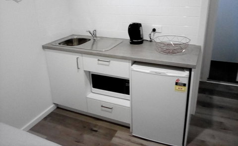 Appin Village Motel - Swimm 2