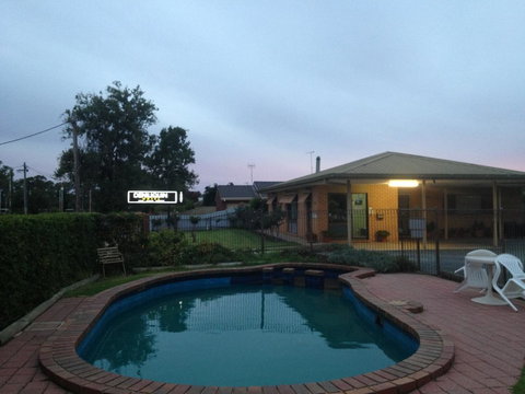 Deniliquin Motel - Renee 25