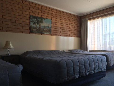 Deniliquin Motel - Renee 12