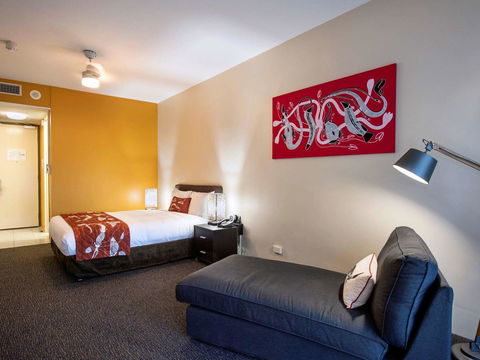 Mercure Kakadu Crocodile - Petrol Stations 38