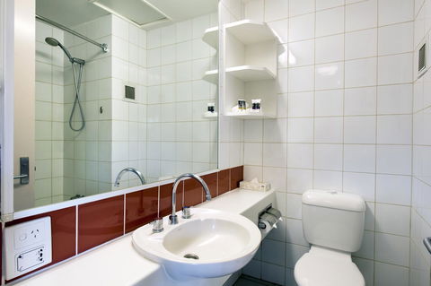 Mercure Kakadu Crocodile - Petrol Stations 14