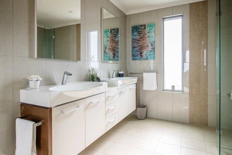 ZEN BY THE WATER - Esplanade Darwin Retreat - Renee 11