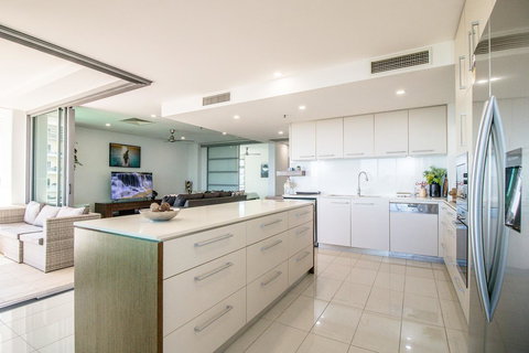 ZEN BY THE WATER - Esplanade Darwin Retreat - Renee 29