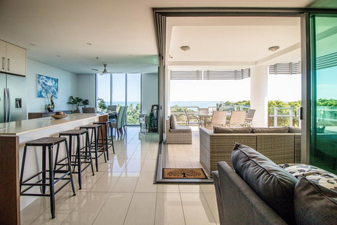 ZEN BY THE WATER - Esplanade Darwin Retreat - Renee 1