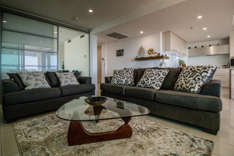 ZEN BY THE WATER - Esplanade Darwin Retreat - Renee 41